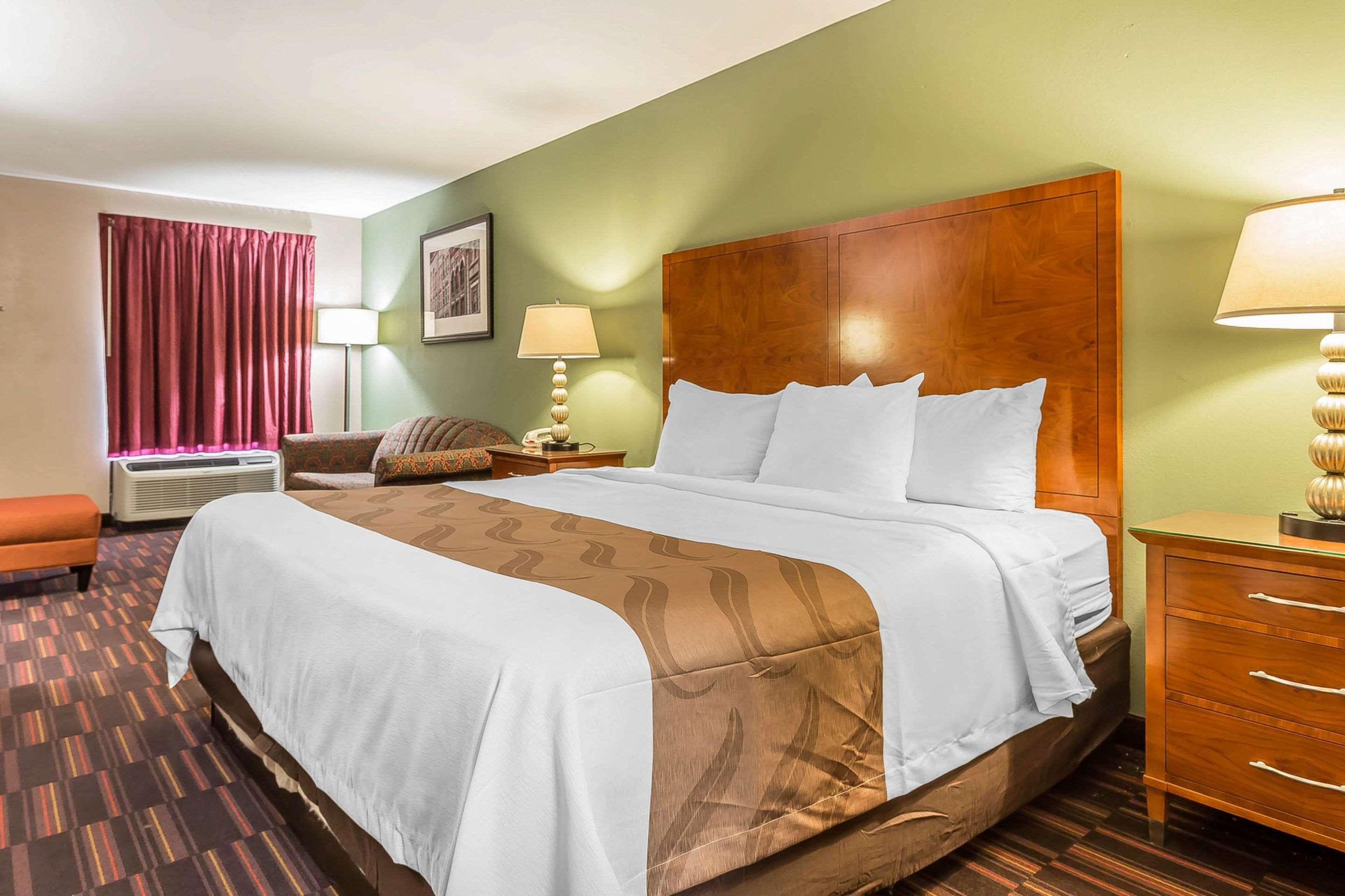 Quality Inn & Suites Near Robins Air Force Base Warner Robins Exterior foto